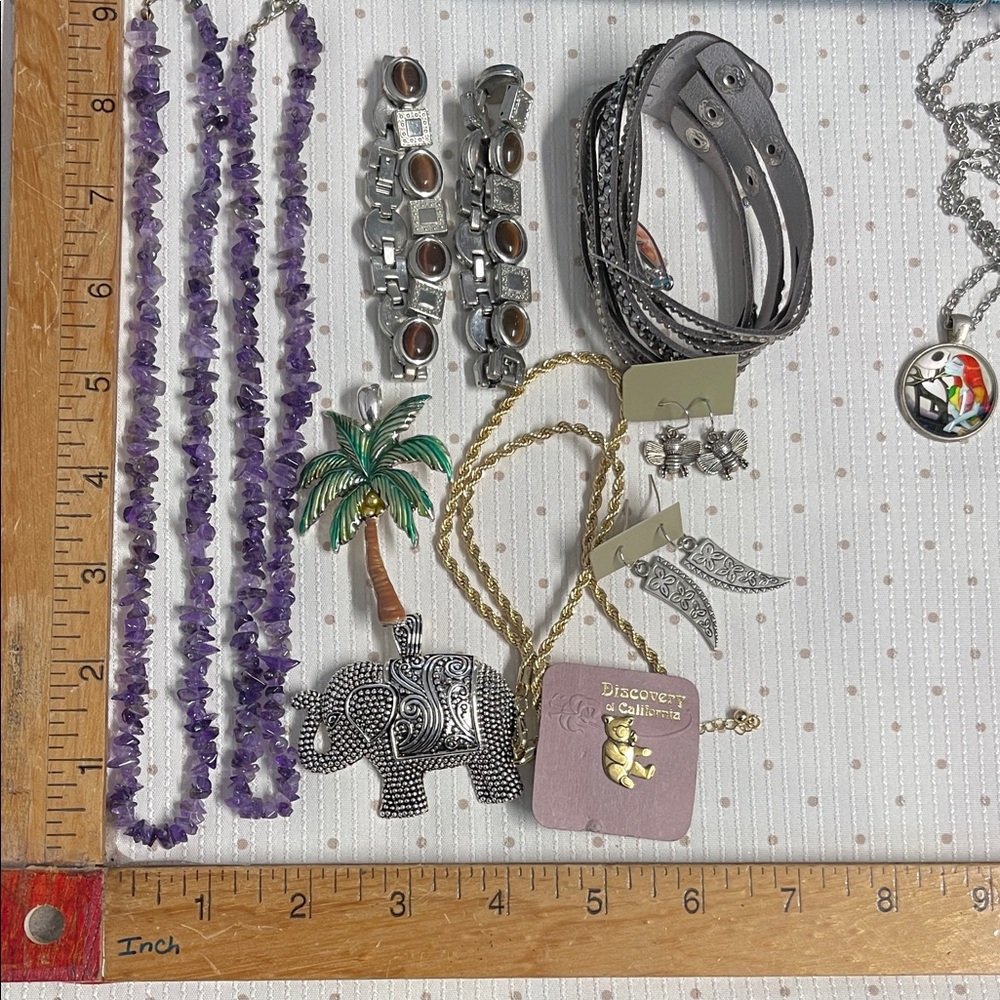 Teal Jewelry Box with Assorted Jewelry - Picture 3 of 7